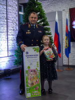 Начальник регионального УМВД исполнил мечту 6-летней вологжанки