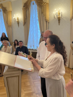 Депутат Наталья Малованина поздравила семью из Вологды с золотой свадьбой
