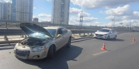 В центре Волгограда иномарка влетела в отбойник, есть пострадавшие - Комсомольская правда