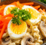 Новогодний салат «Курочка Ряба»: потрясающе вкусное блюдо гости будут уплетать за обе щеки — готовьтесь делиться рецептом - ProGorod35.Ru