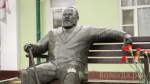 Монумент знаменитому вологодскому врачу XIX века Матвею Мудрову открыли у бальнеолечебницы в Вологде
