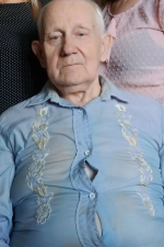 90-летнего дедушку, страдающего потерей памяти, ищут в Вологде