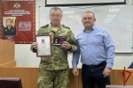 В Вологде сотрудники ОМОН «Вымпел» Росгвардии обсудили значимость Дня государственного флага