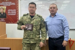 В Вологде сотрудники ОМОН «Вымпел» Росгвардии обсудили значимость Дня государственного флага